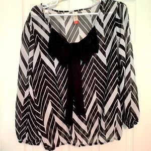 •Chevron Top•